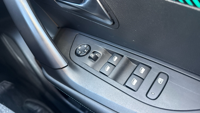 Peugeot 2008 1.2 PureTech Allure Premium 5dr Petrol Estate